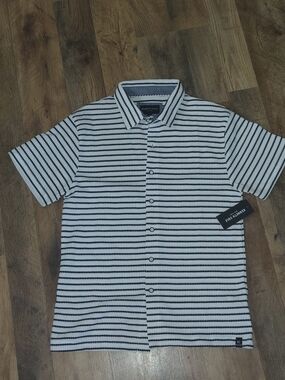 Kenneth Cole White and Black Striped Short-Sleeve Button-Up Shirt